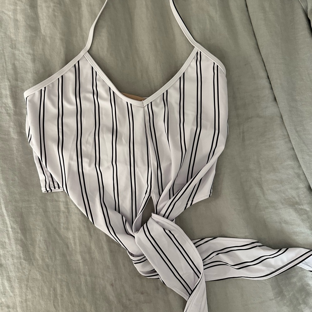 Kortni Jeane tie up top